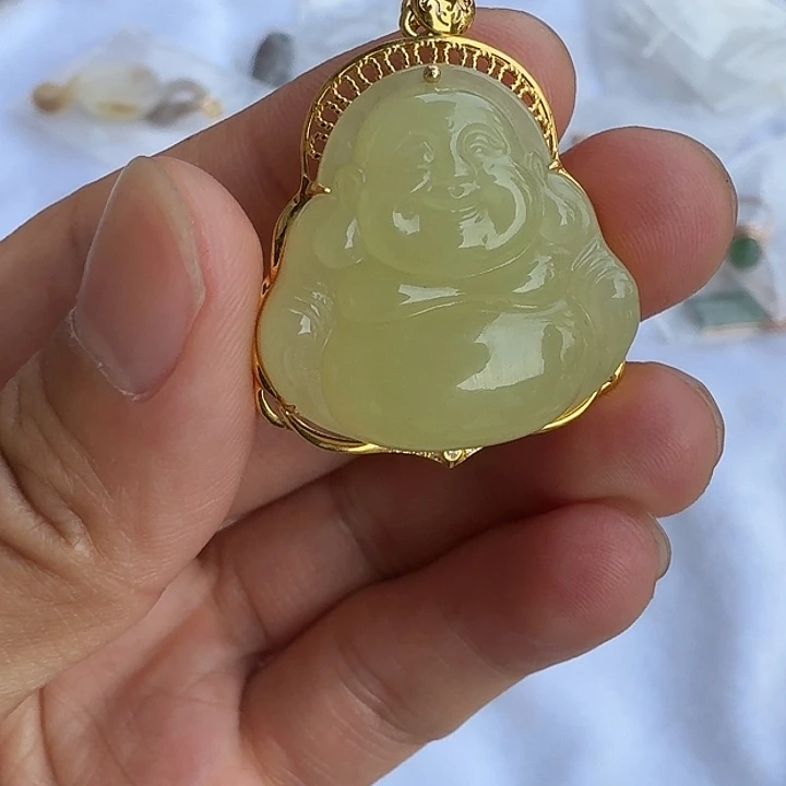 和田玉（黄玉）18K金镶嵌颈饰云**轻