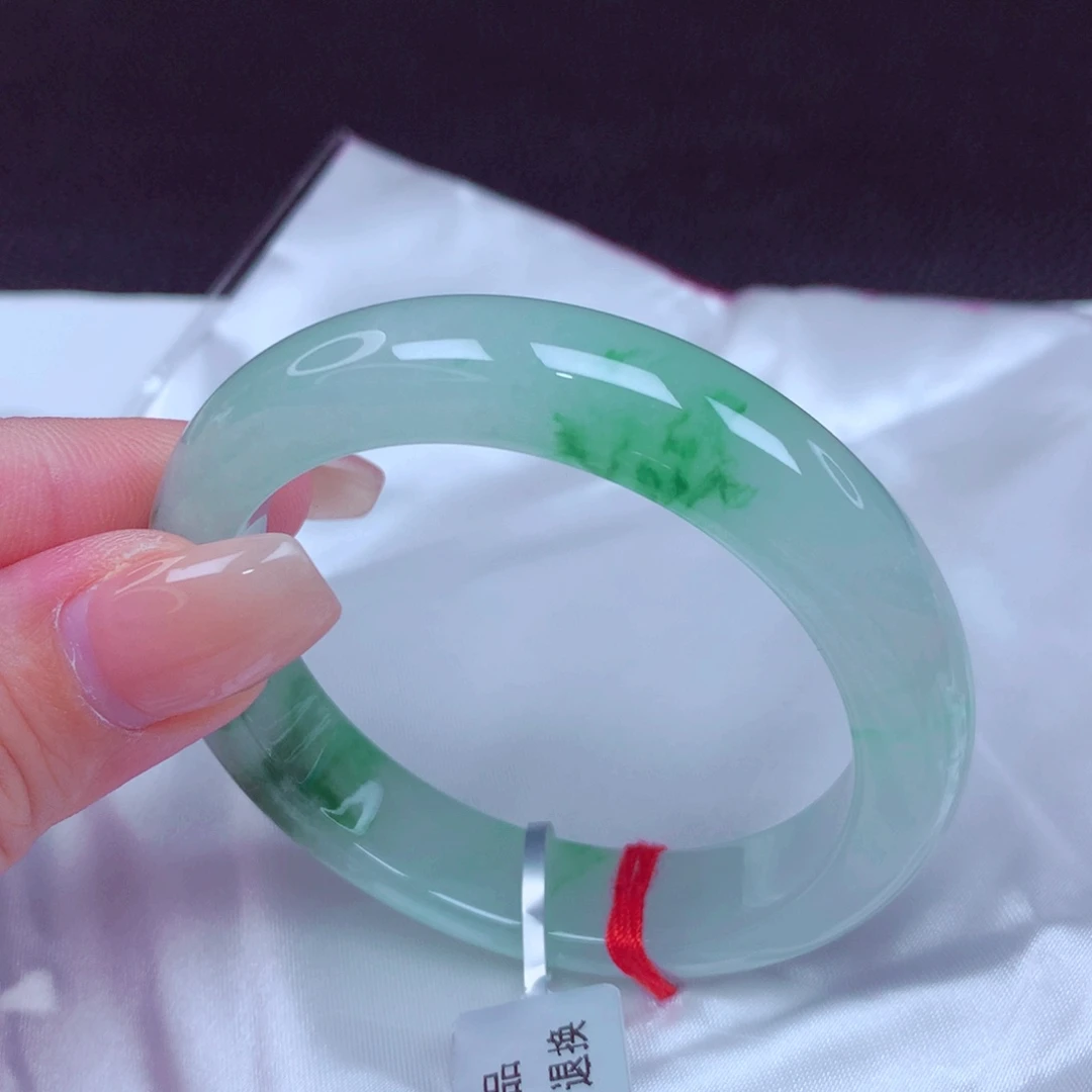 翡翠手镯未镶嵌手镯