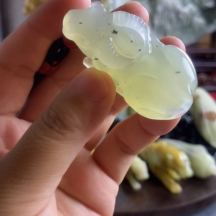 风****蛇纹石玉未镶嵌颈饰