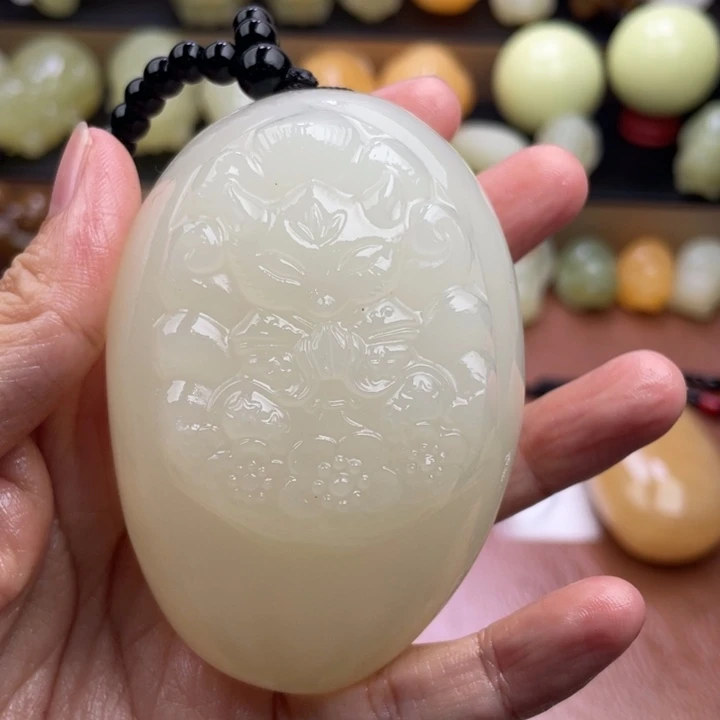 珂***珂石材天然古青石手把件