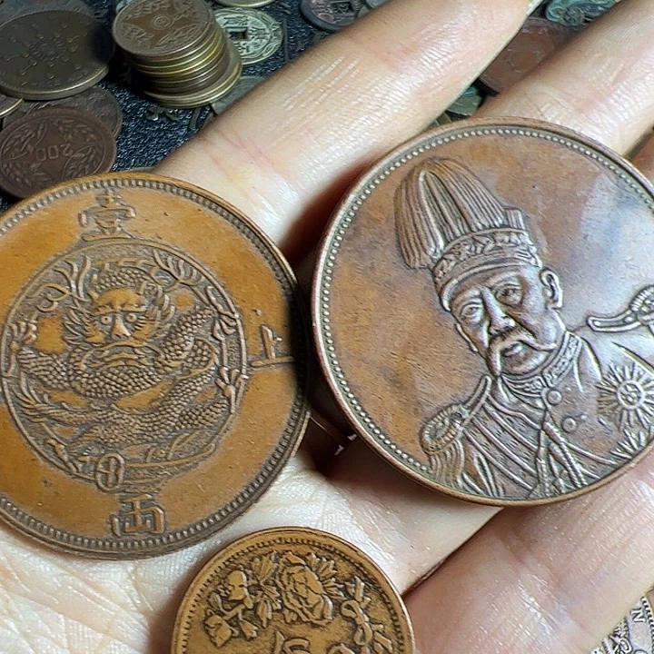 慧***行三个铜币工艺品摆件