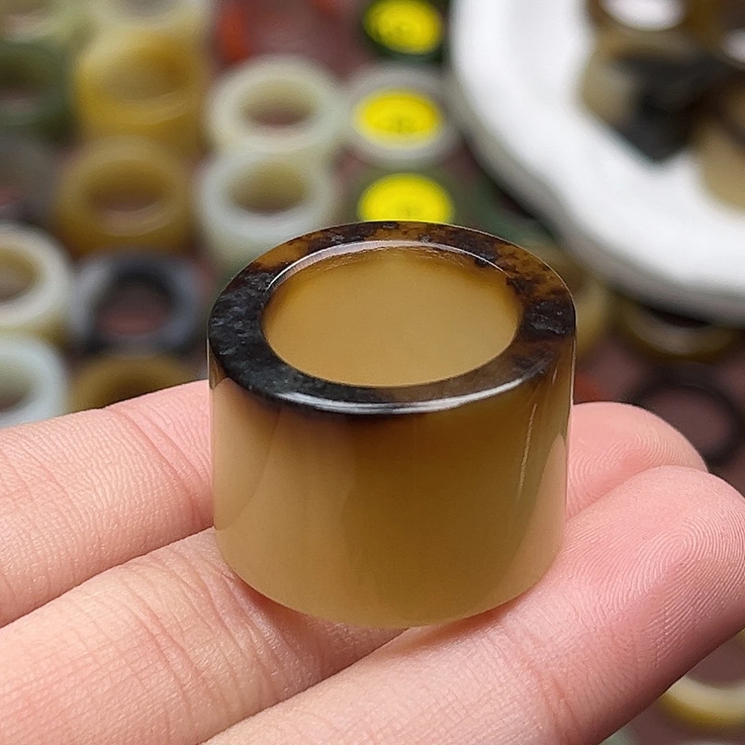 星***兒和田玉未镶嵌戒指