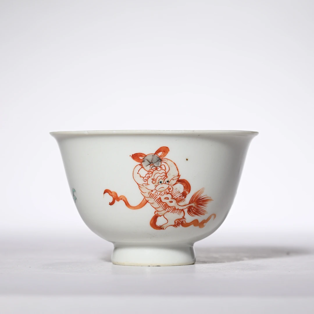 2784清中期·粉彩三狮图茶圆【古董拍卖】