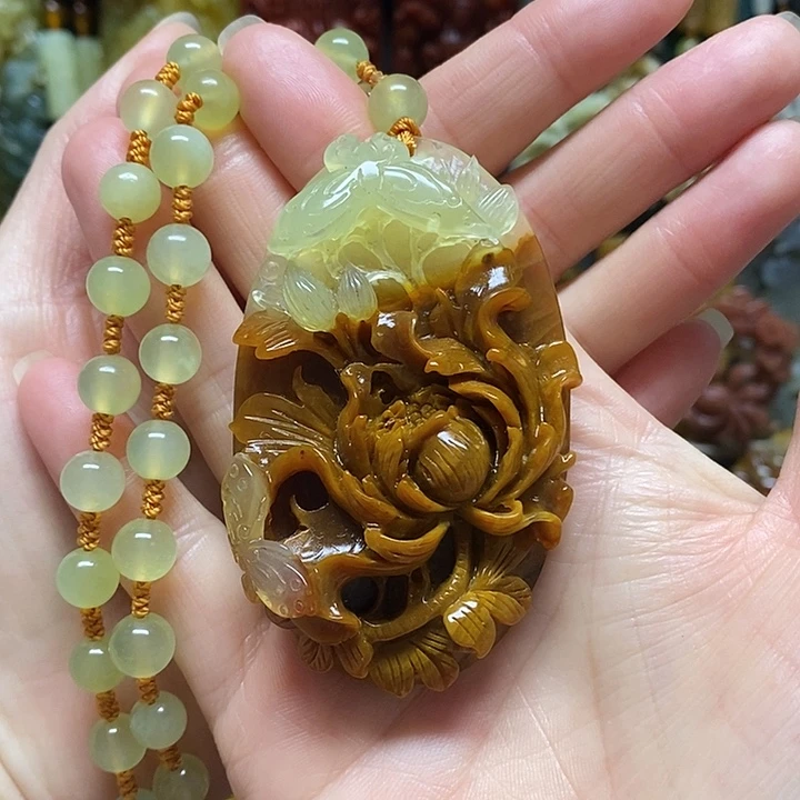 岫玉未镶嵌吊坠(赠链)