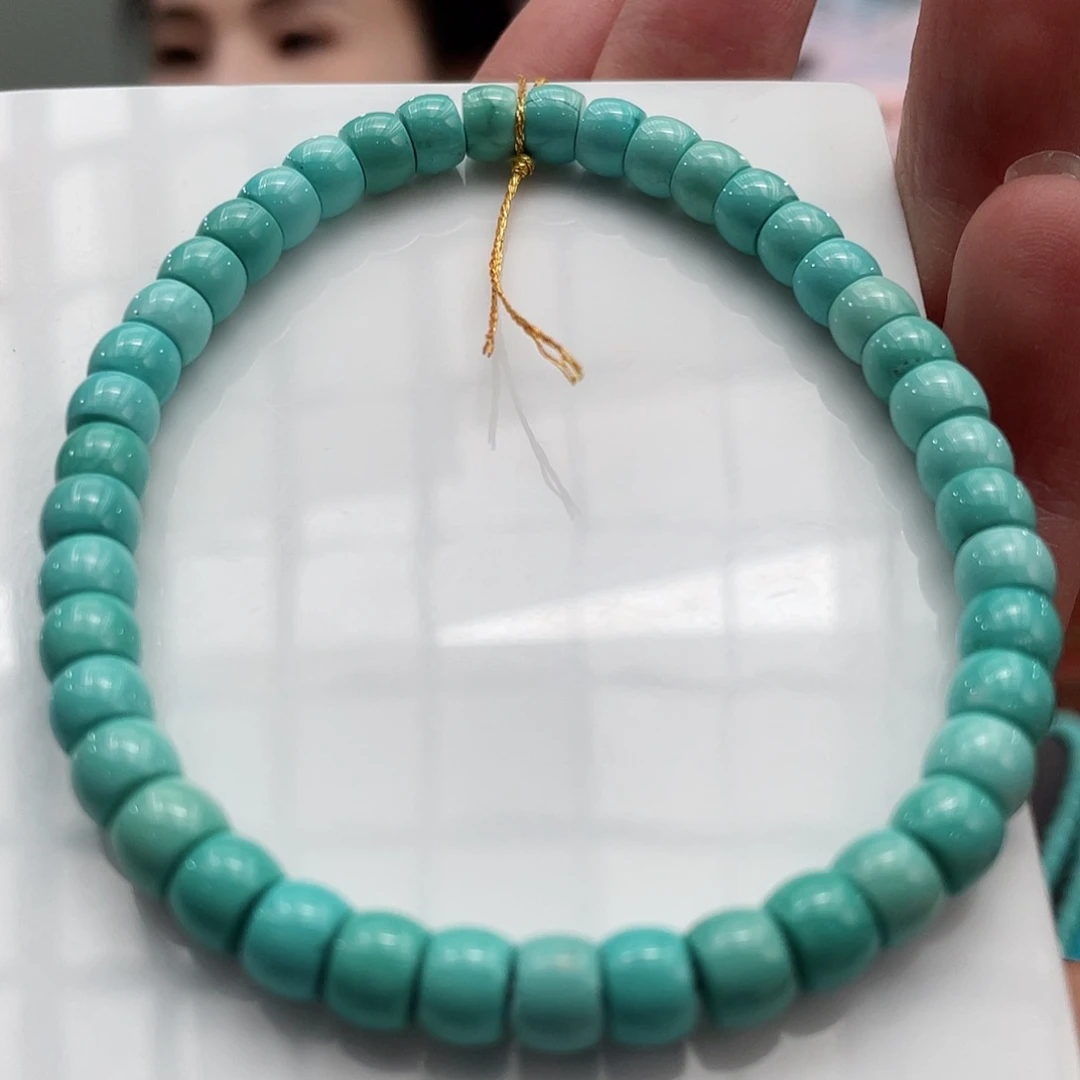 绿松石颈饰未镶嵌