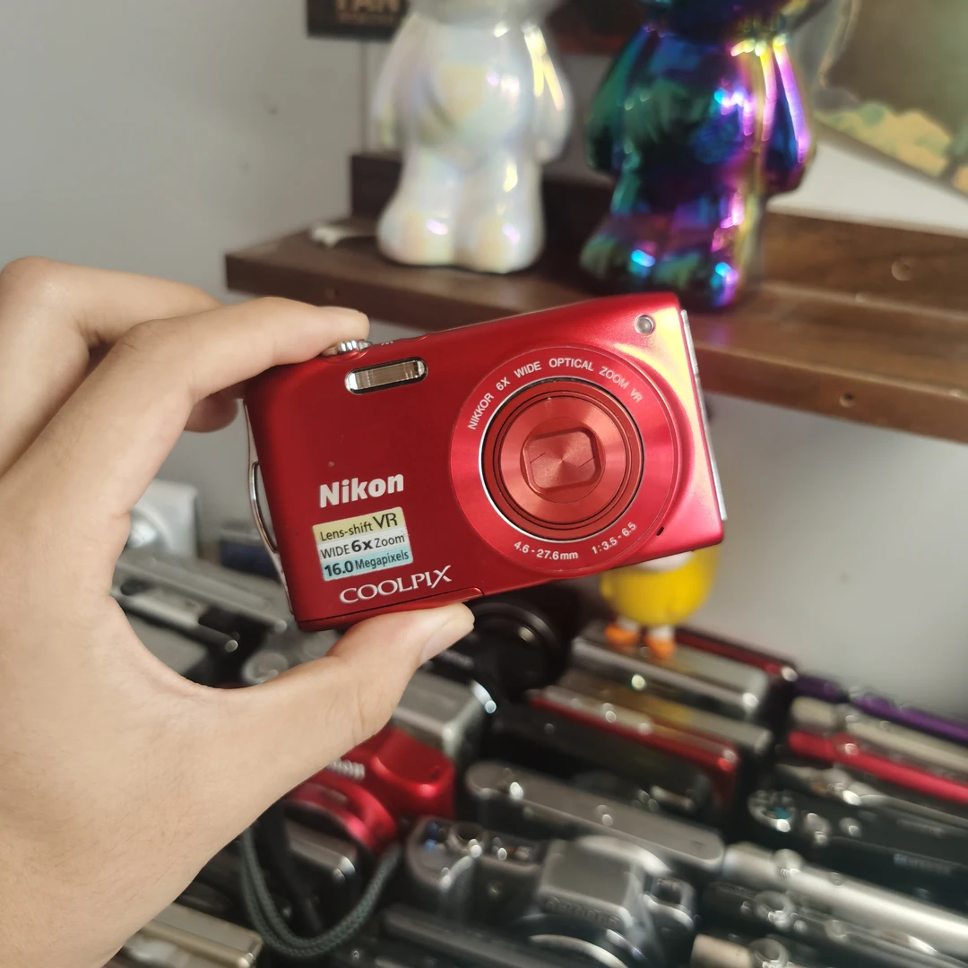 9新 Nikon/尼康 s3300功能正常1600w像素带广角六倍变焦功能强大