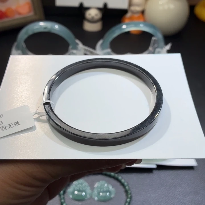 翡翠未镶嵌手镯黑乌鸡