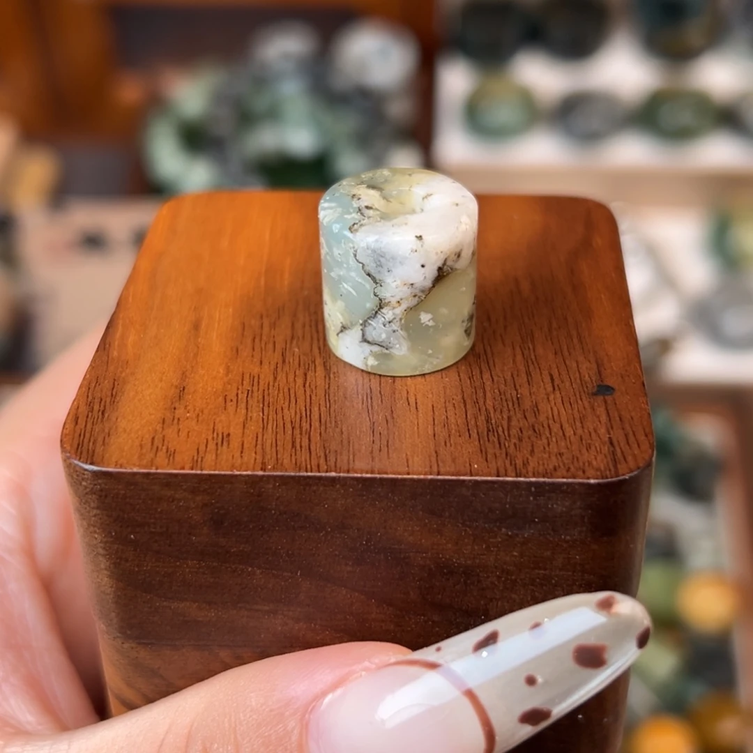 蛇纹石玉未镶嵌戒指