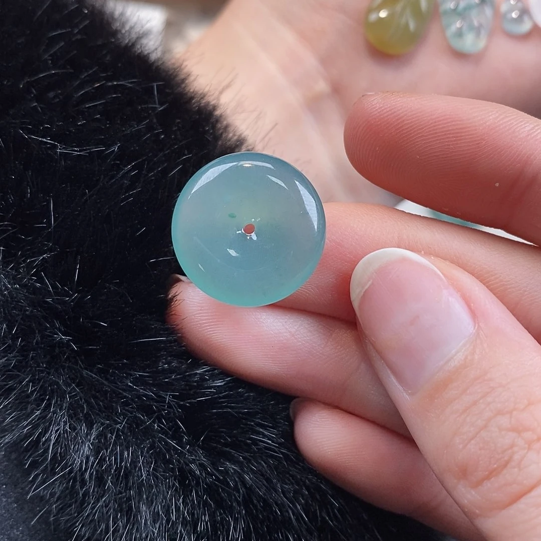 翡翠颈饰未镶嵌天然翡翠