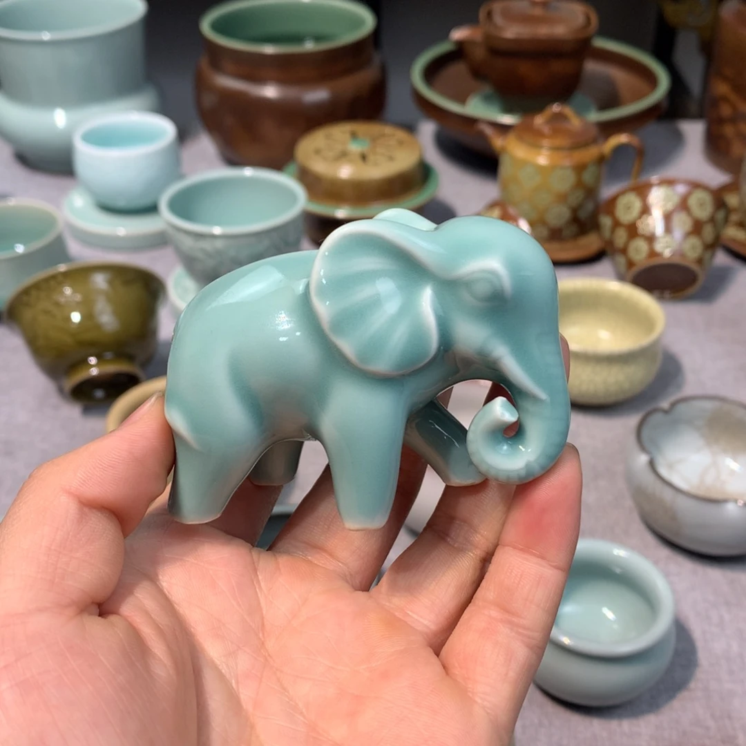 龙泉青瓷天青小象摆件