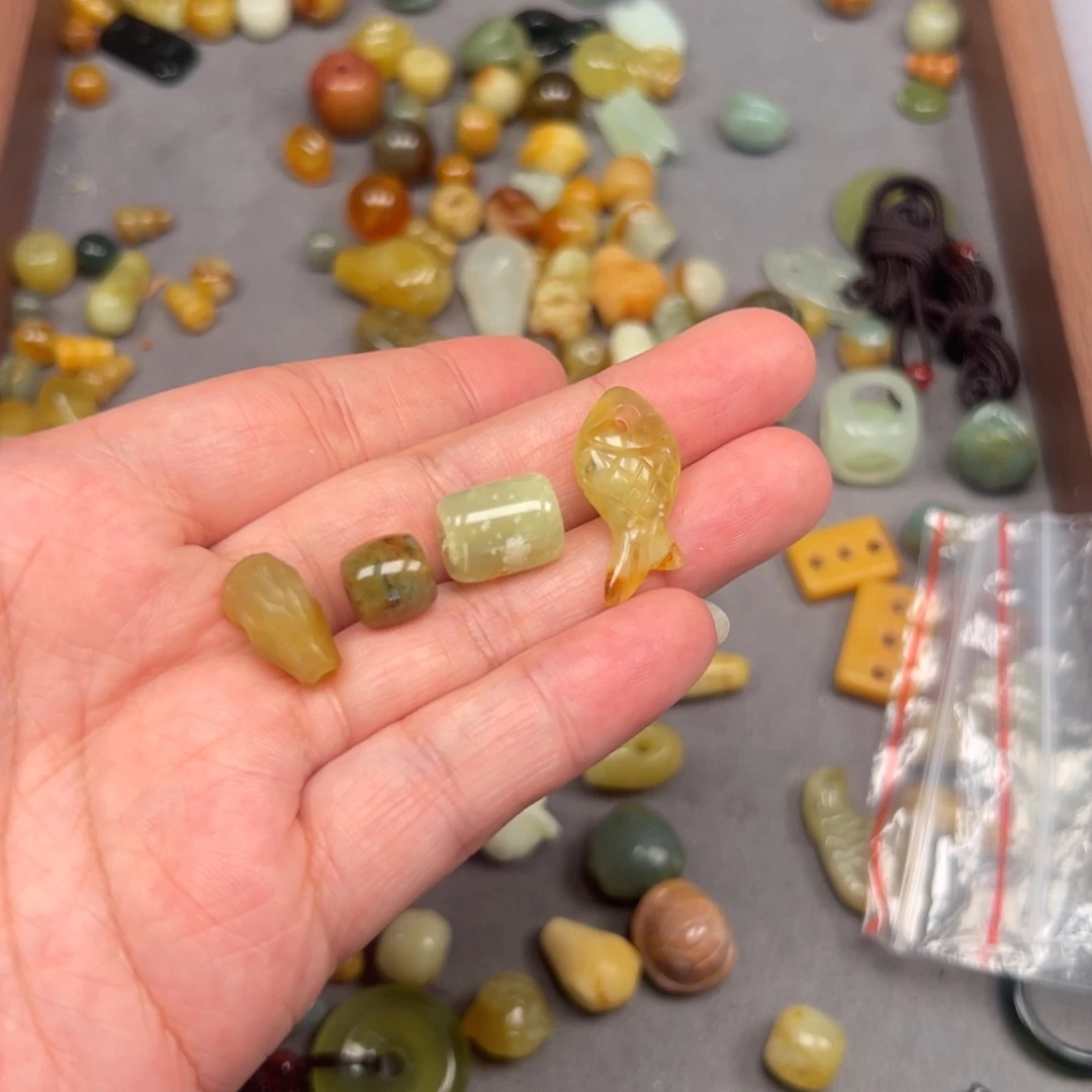 未镶嵌蛇纹石玉颈饰微瑕不退不换