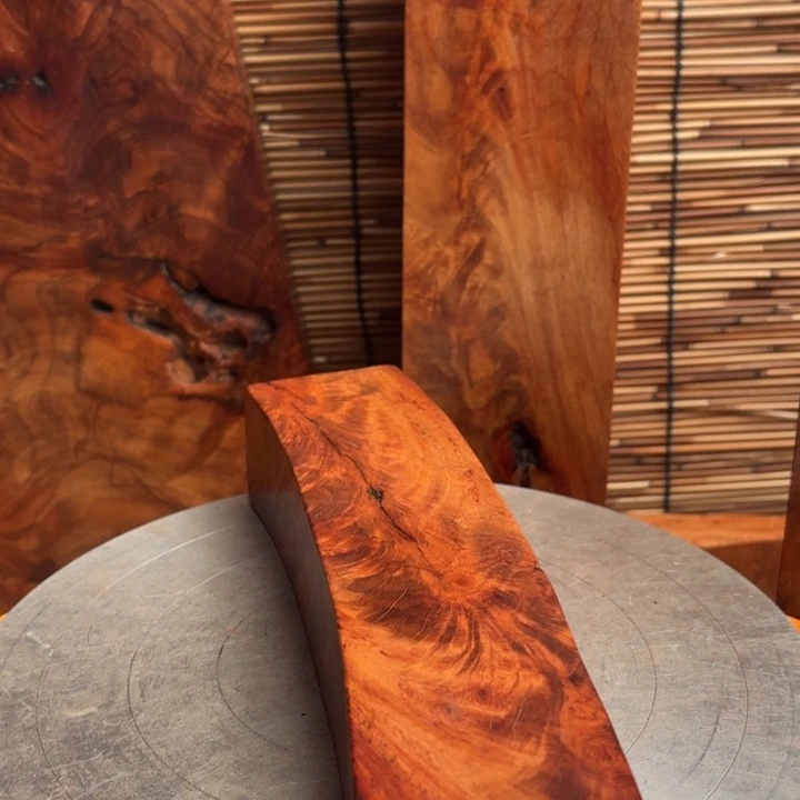 胜***田大叶紫檀（黑酸枝木类）