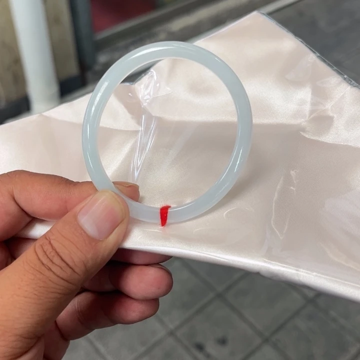 翡翠未镶嵌手镯54贵妃
