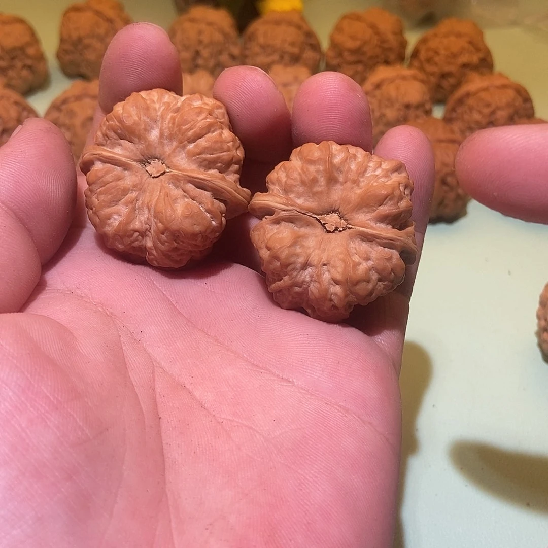 文玩核桃吊坠龍蛤蟆头39全品