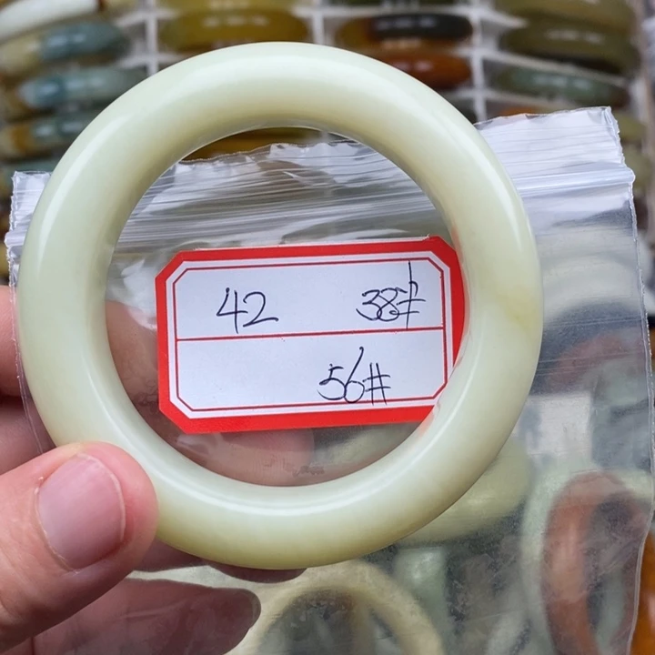 未镶嵌蛇纹石玉手链