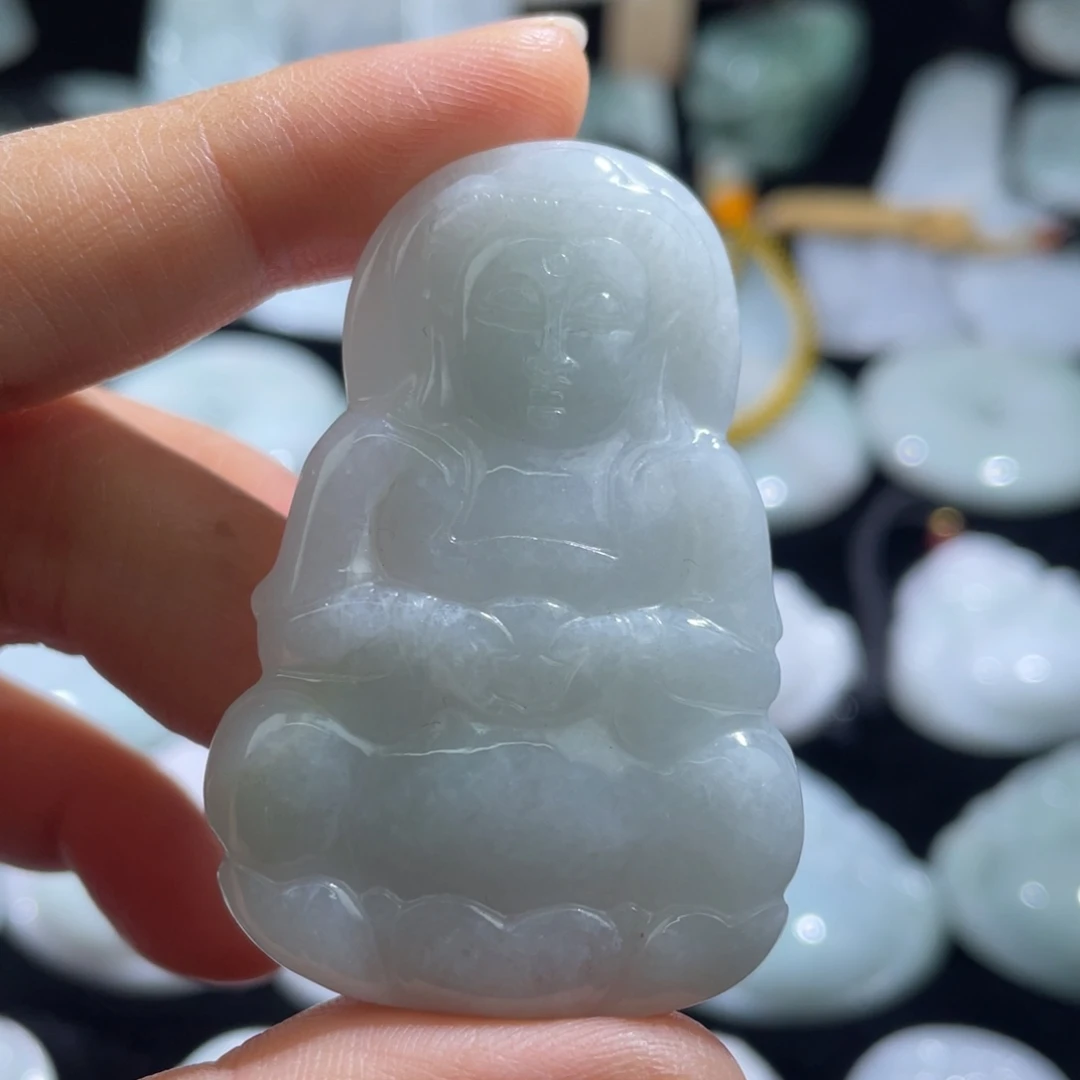 翡翠未镶嵌颈饰观音，瑕疵