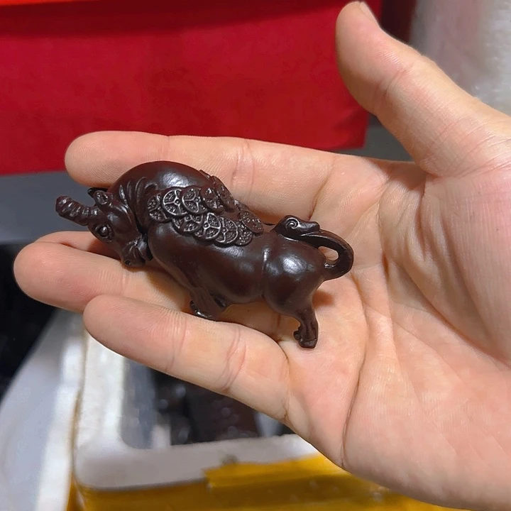 木黑檀木8金钱牛一只