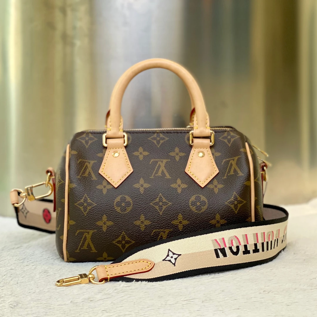 99新 LouisVuitton/路易威登 古有98新LV老花枕头20包斜挎包1111