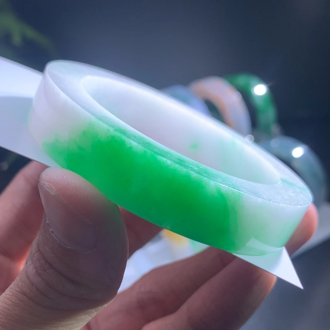 未镶嵌手镯定制翡翠