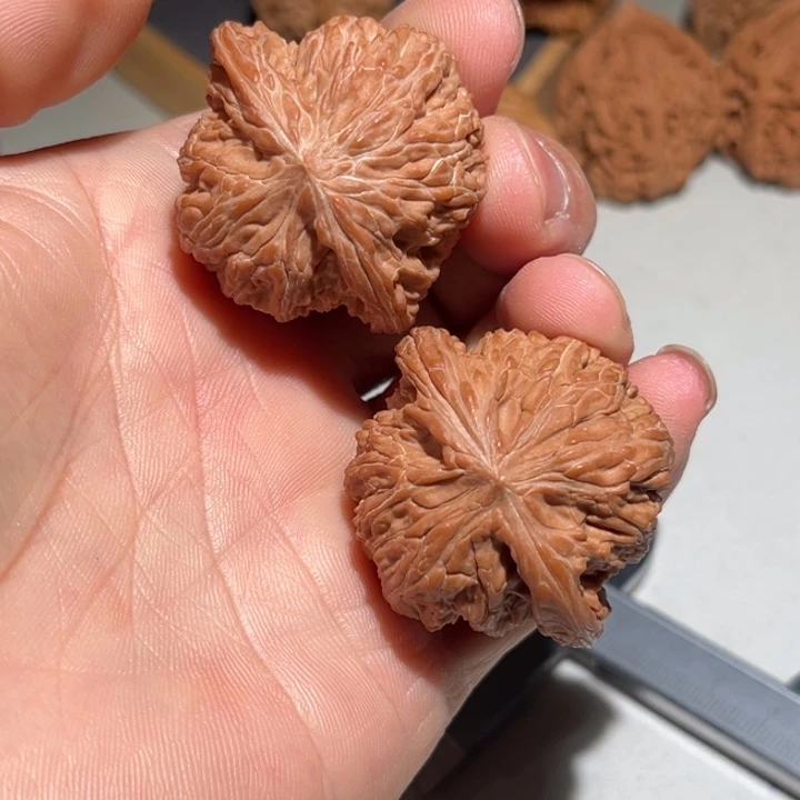 文玩核桃把件红皮磨盘42全品