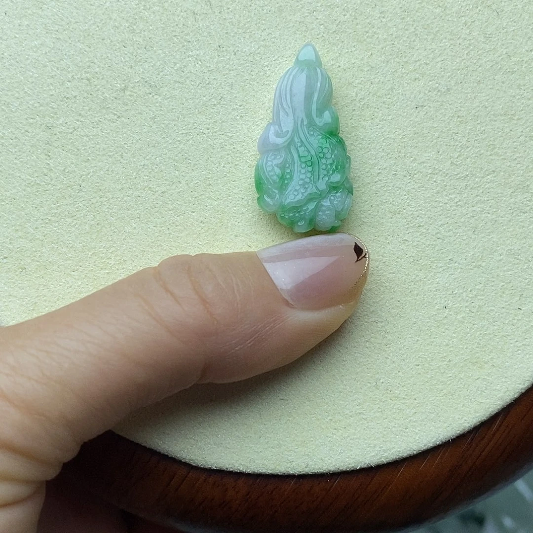 颈饰未镶嵌翡翠白菜