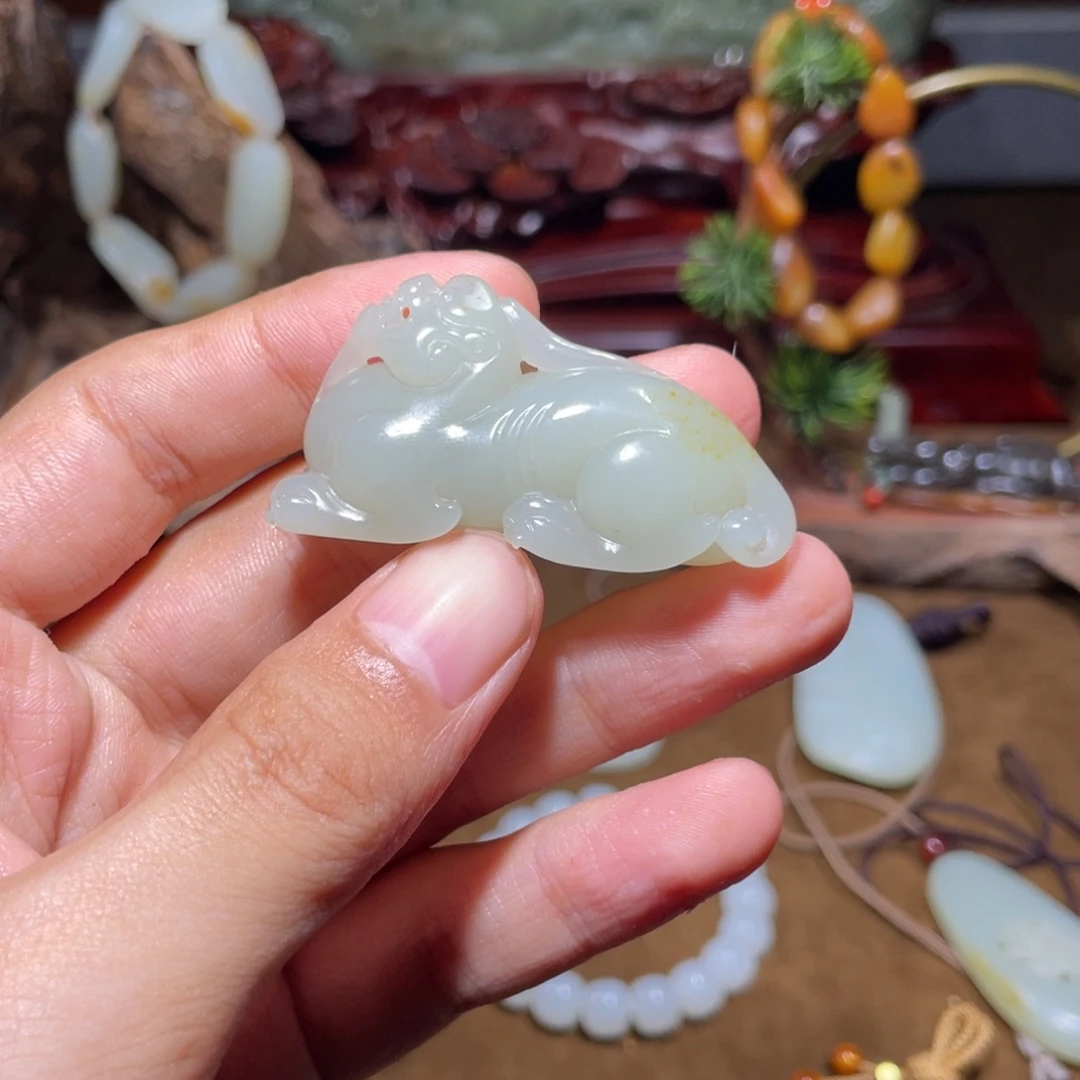 金***案和田玉（白玉）未镶嵌颈饰