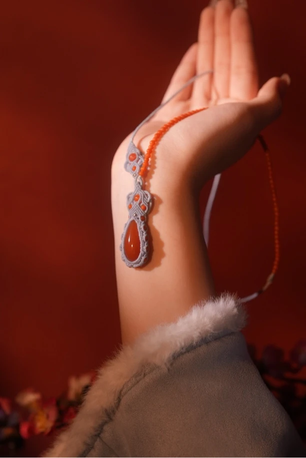 南红玛瑙吊坠（冰与火）