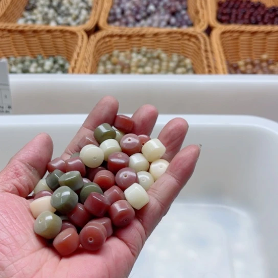 龙***政吊坠白玉菩提瑕疵经纶