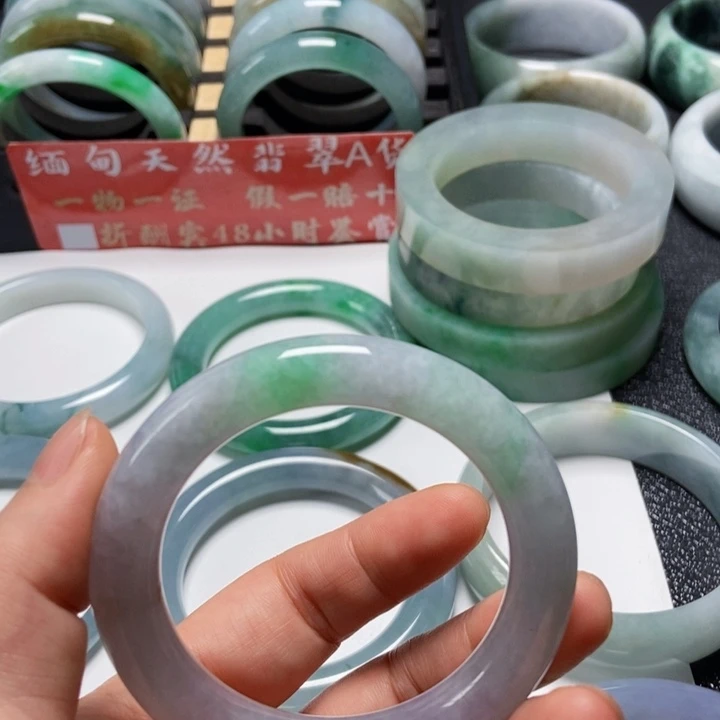 翡翠手镯未镶嵌翡翠手镯A货35号50.8圆条微瑕