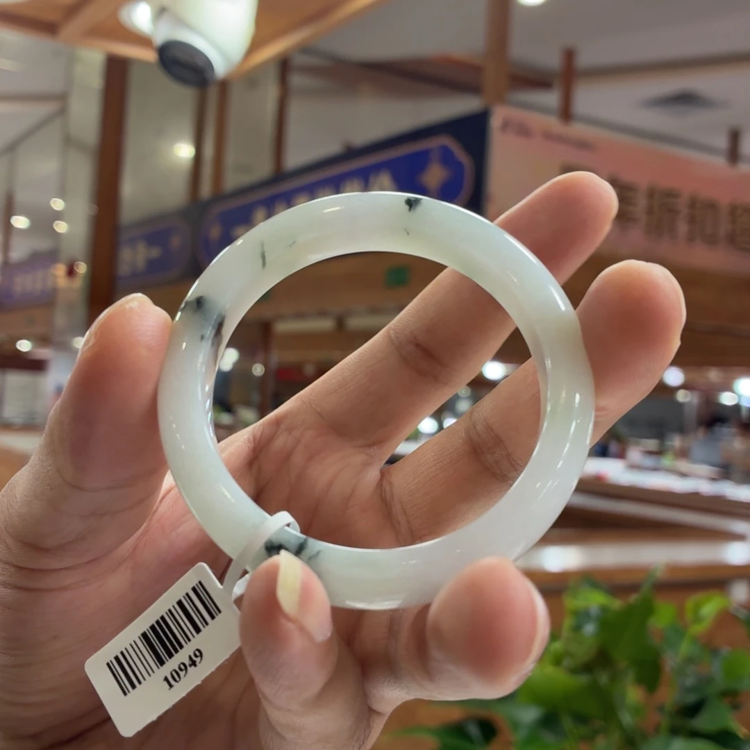 未镶嵌手镯翡翠手镯