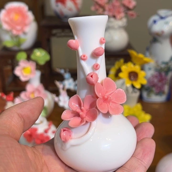 手工精致陶瓷摆件