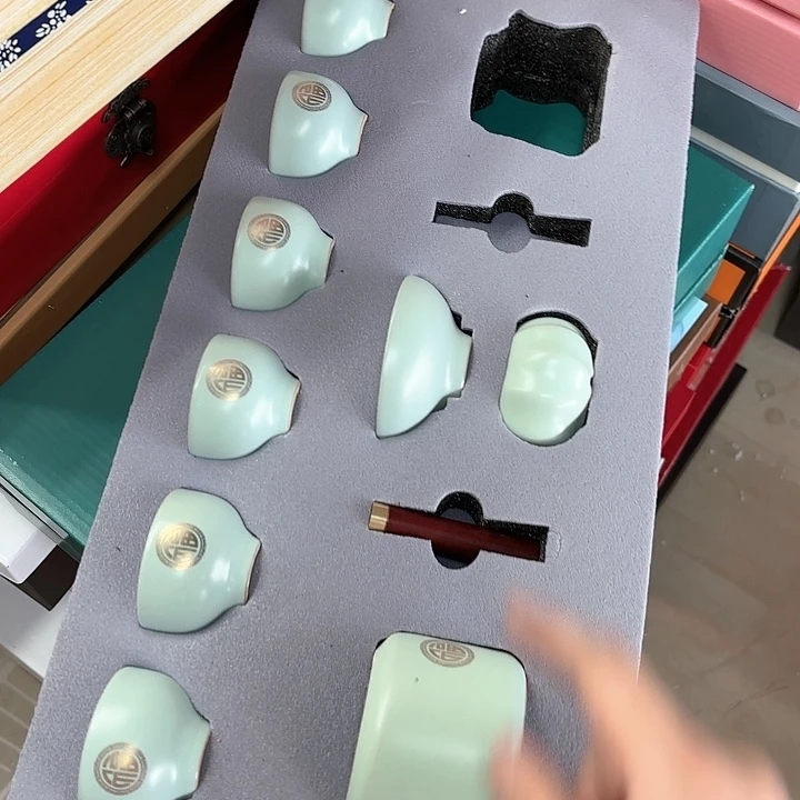 孤品茶具套装等。