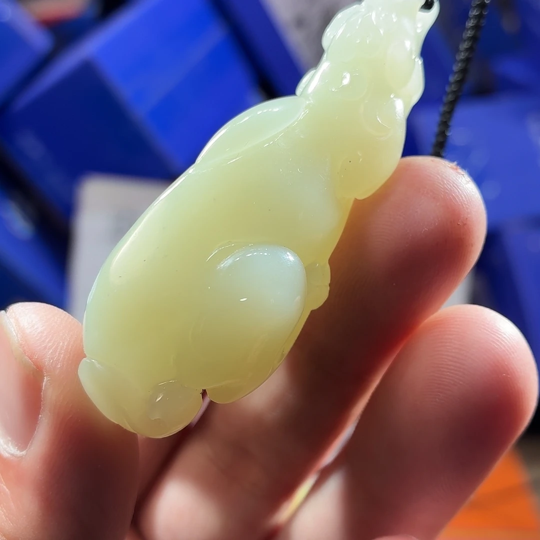 和田玉（糖玉）未镶嵌颈饰