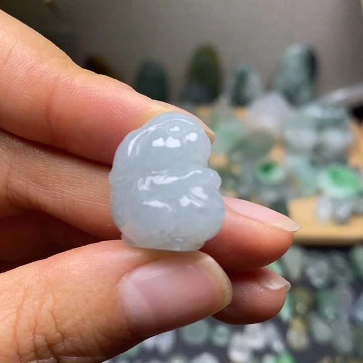 颈饰未镶嵌翡翠兔子