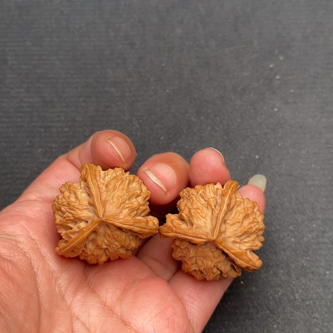 把件桃核35×34盘山三棱XM3339（尖微微微蹭）