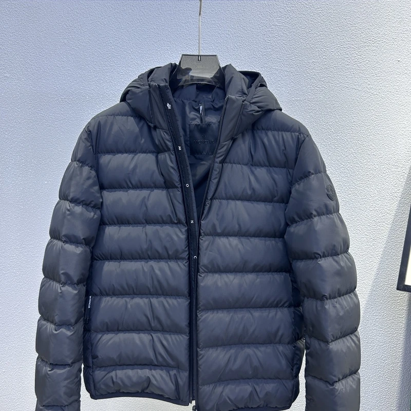 现货 Moncler盟可睐 1A00050 JELUZ 男士黑标哑光连帽羽绒服