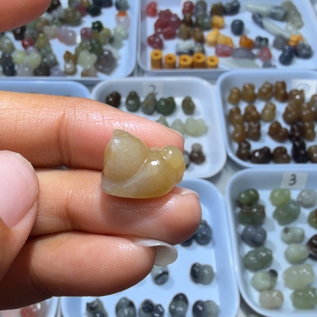 和田玉未镶嵌珠宝奇石