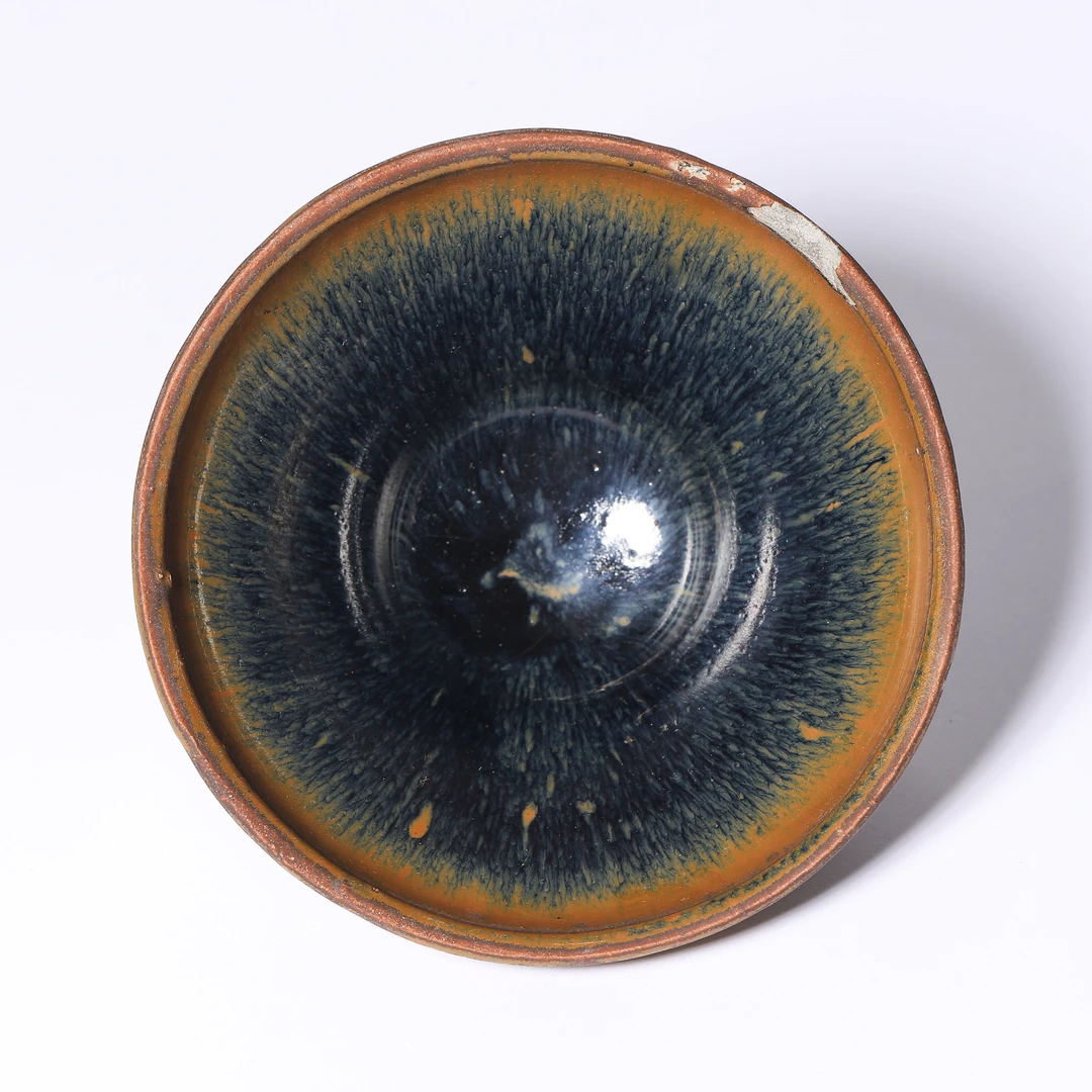 Lot32 明代 黑釉蓝兔毫束口盏【古董拍卖】