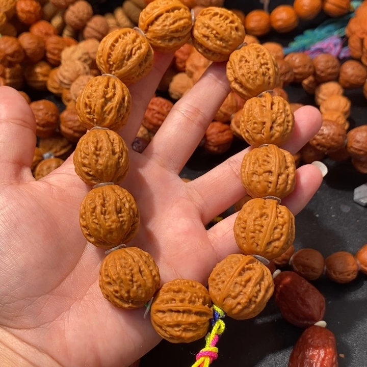 文玩核桃吊坠粗筋