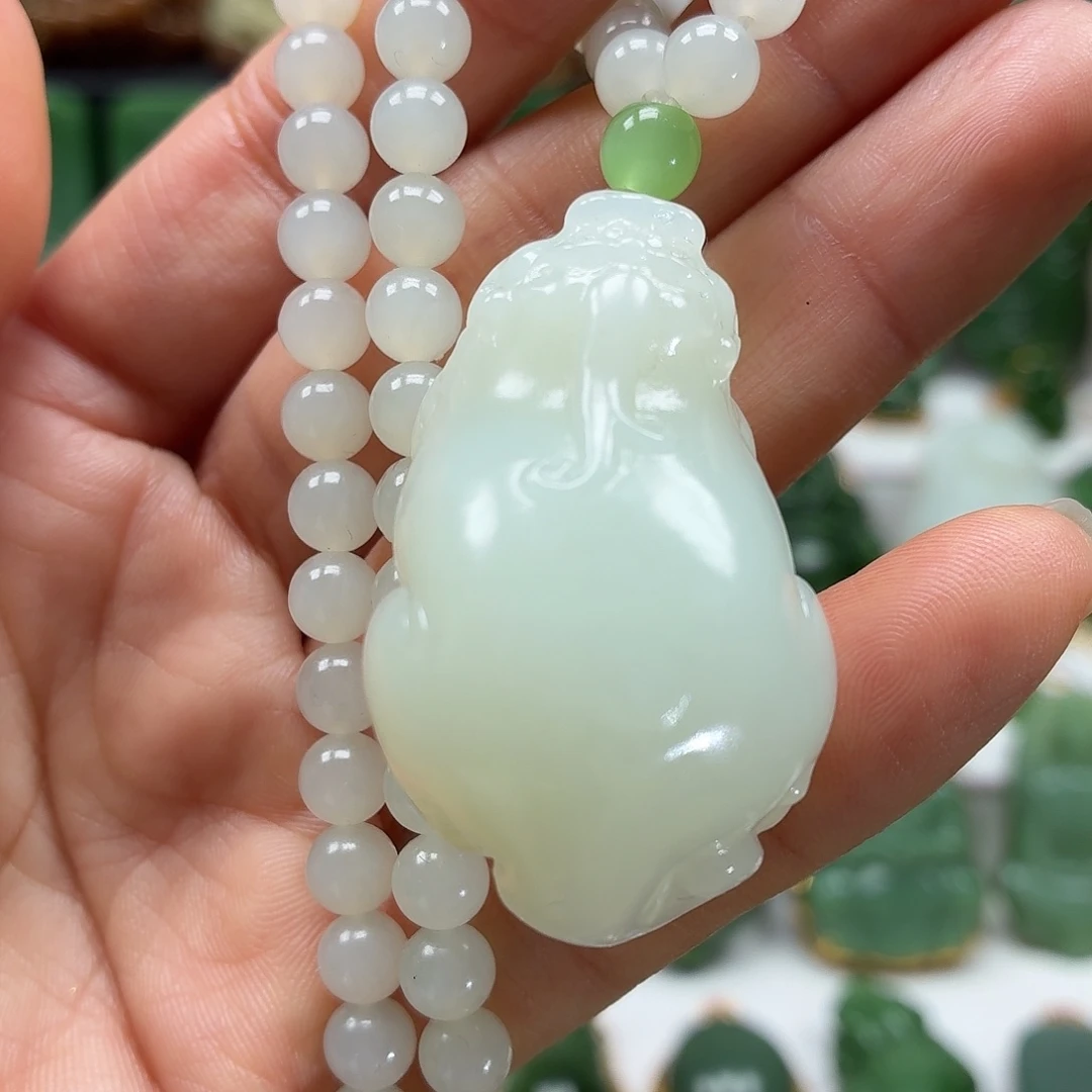 和田玉未镶嵌颈饰