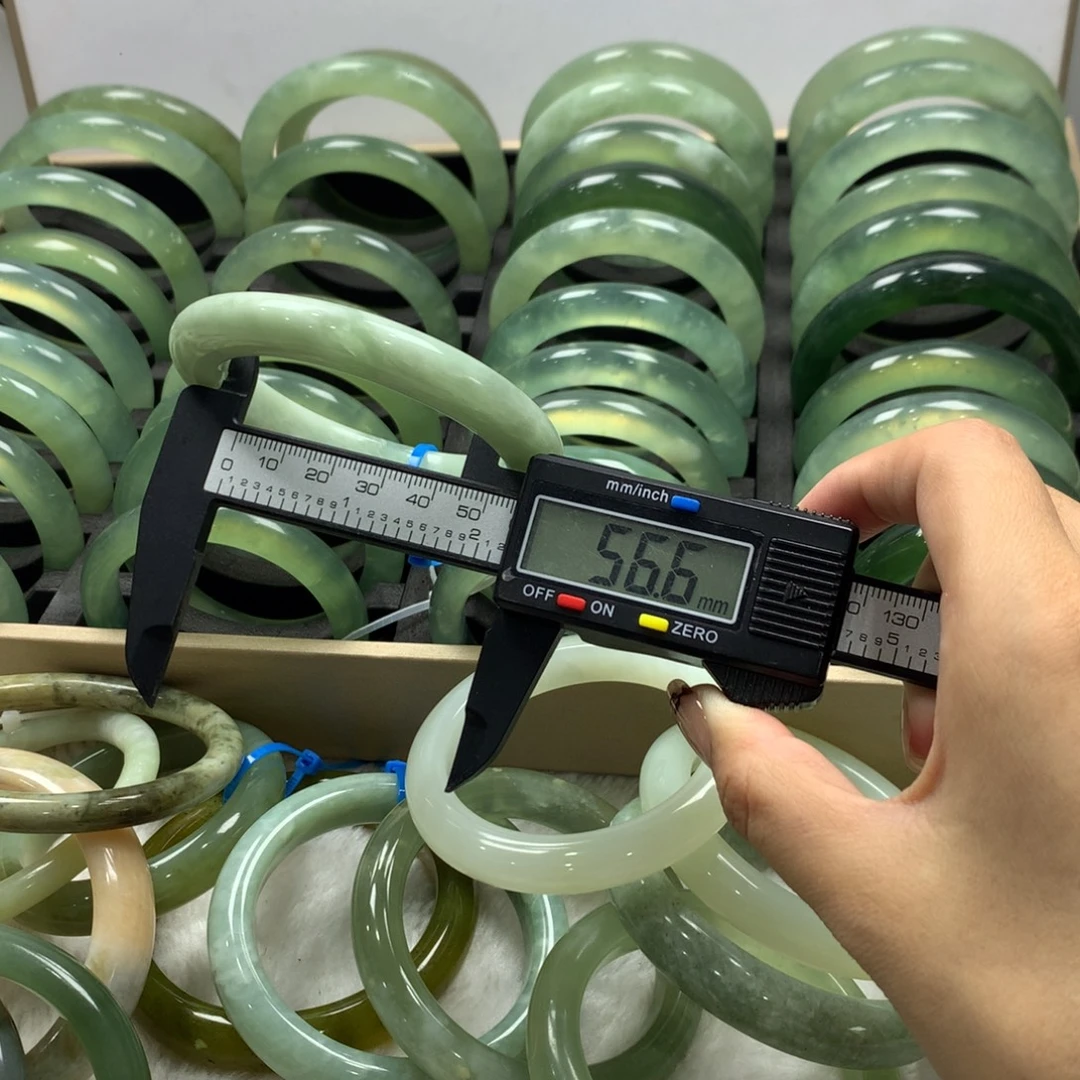 蛇纹石玉未镶嵌手镯17
