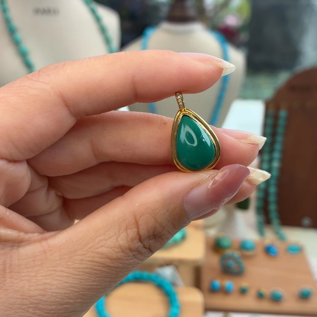 绿松石18K金镶嵌颈饰