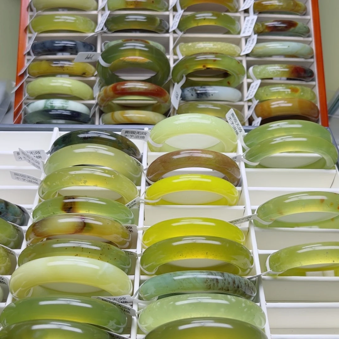 椰***ﾞ蛇纹石玉未镶嵌手镯