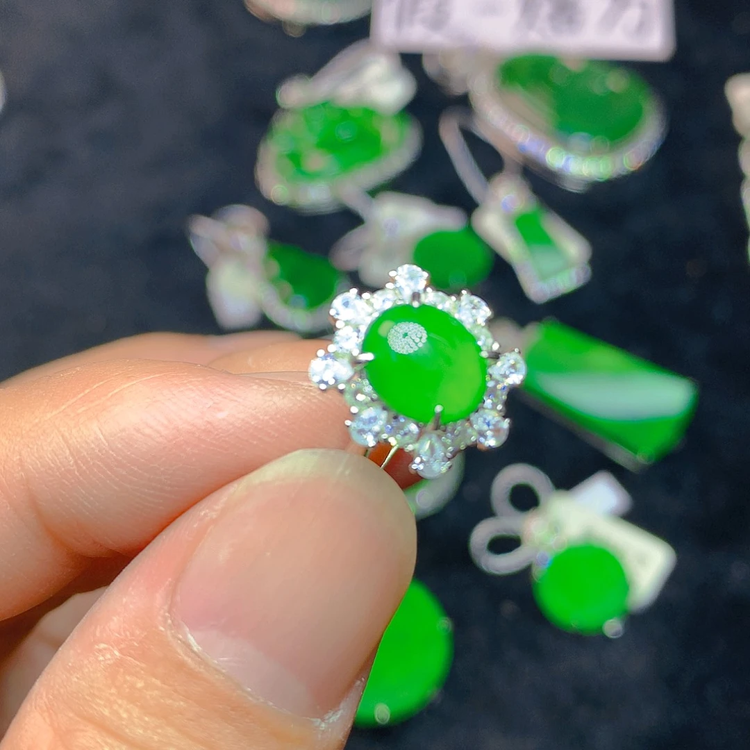 颈饰银S925镶嵌翡翠