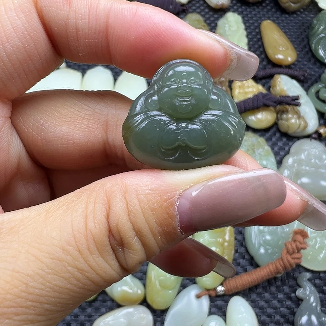 和田玉未镶嵌吊坠(不含链)有棉漏，不退不换