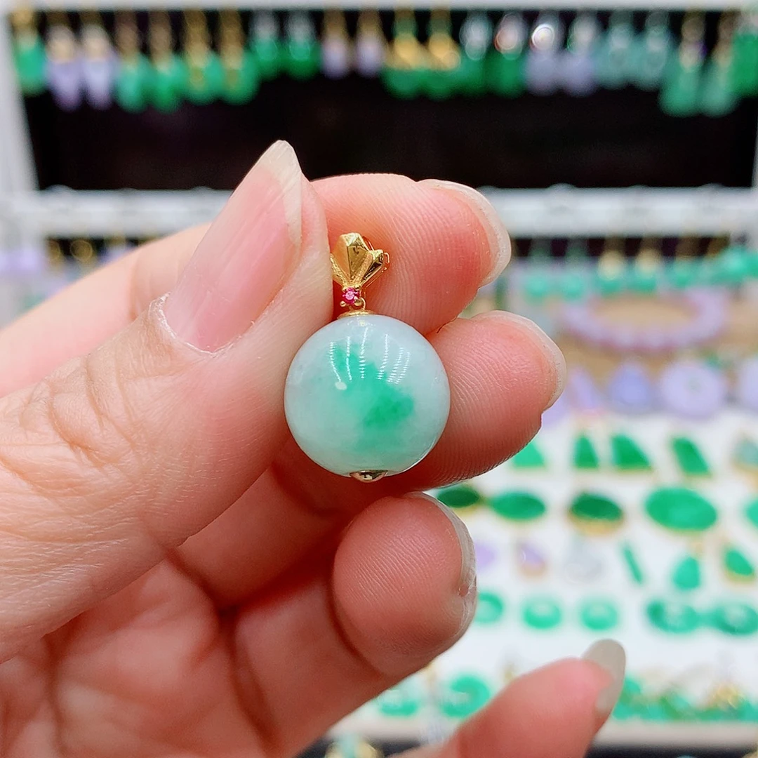 翡翠吊坠(赠链)18K金镶嵌