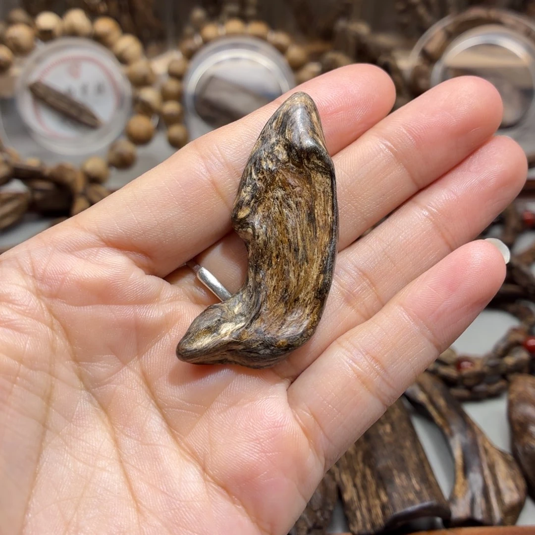 沉香沉香碎屑达拉干