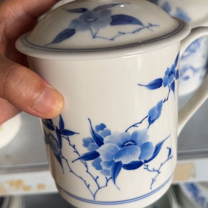 手绘微瑕办公杯陶瓷