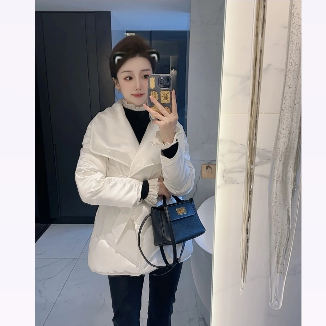 【大静静】气质名媛法式缎面翻领系带 白鹅绒外套