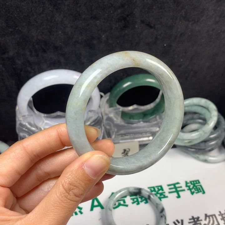 翡翠未镶嵌手镯44号。 55.4圈